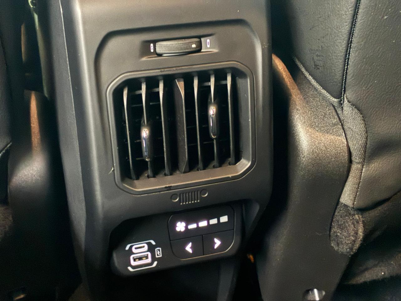 Jeep Commander - Imagem 18