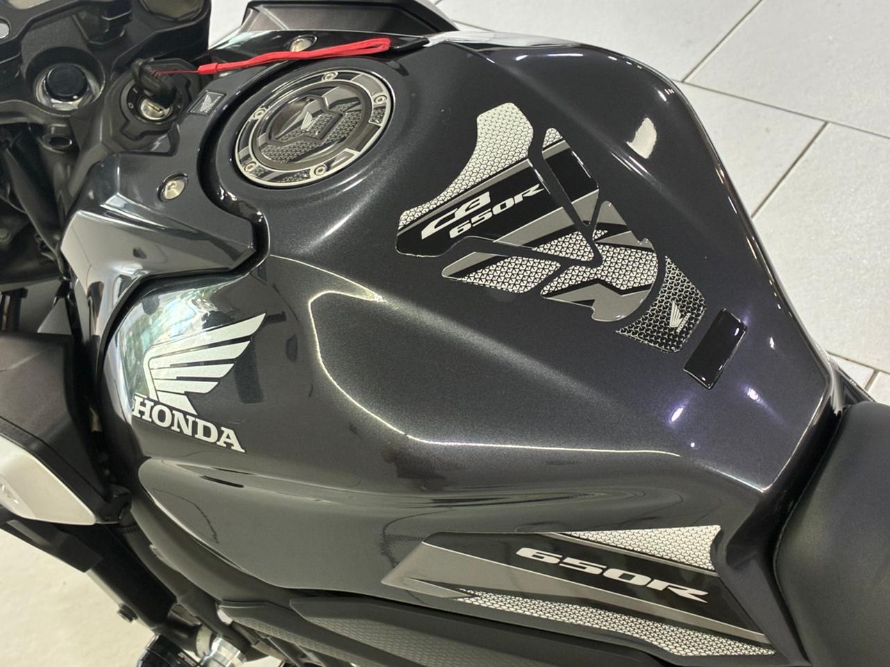 Honda CB 650R - Imagem 13