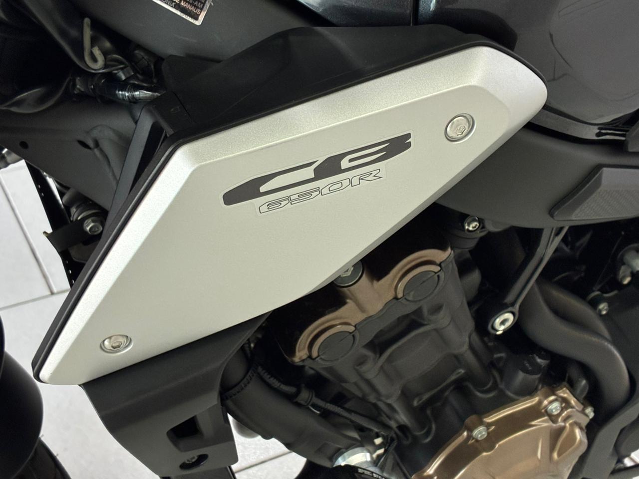 Honda CB 650R - Imagem 4