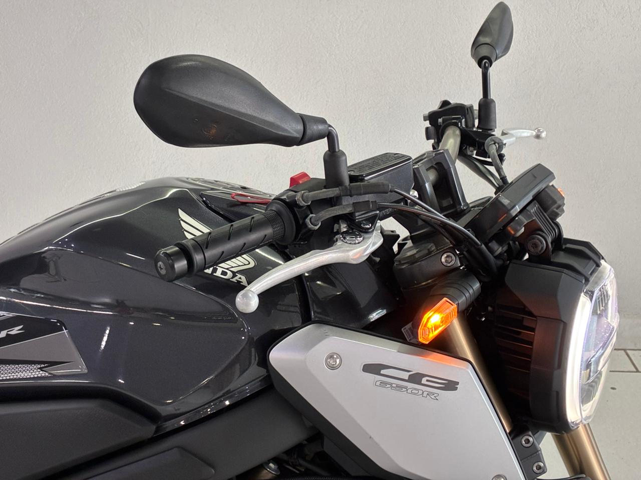 Honda CB 650R - Imagem 5