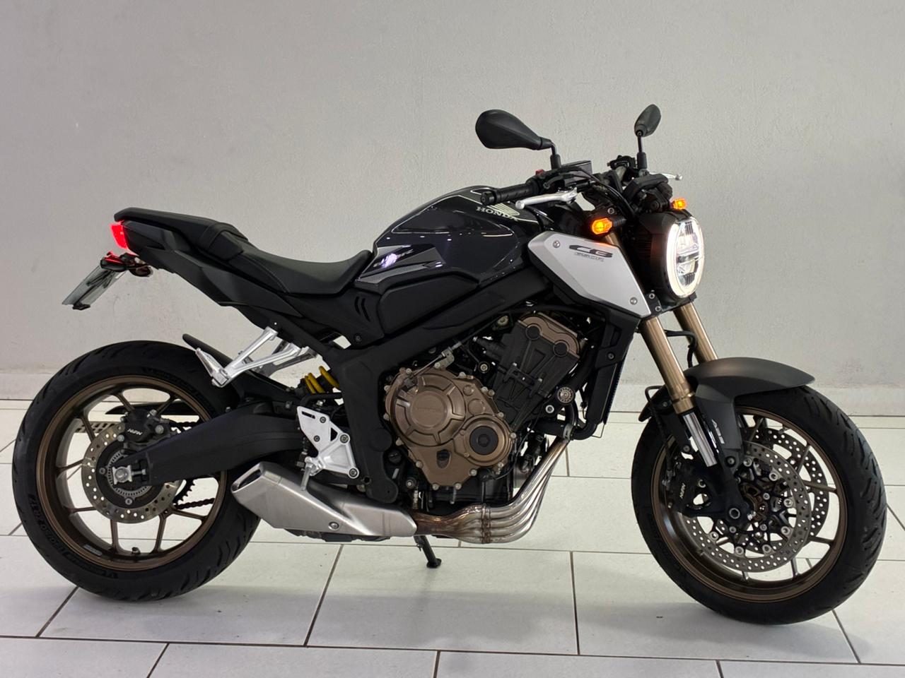 Honda CB 650R - Imagem 9