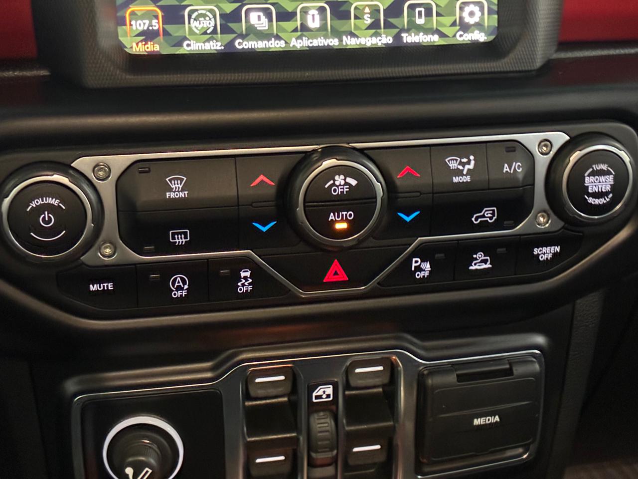 Jeep Gladiator  - Imagem 16