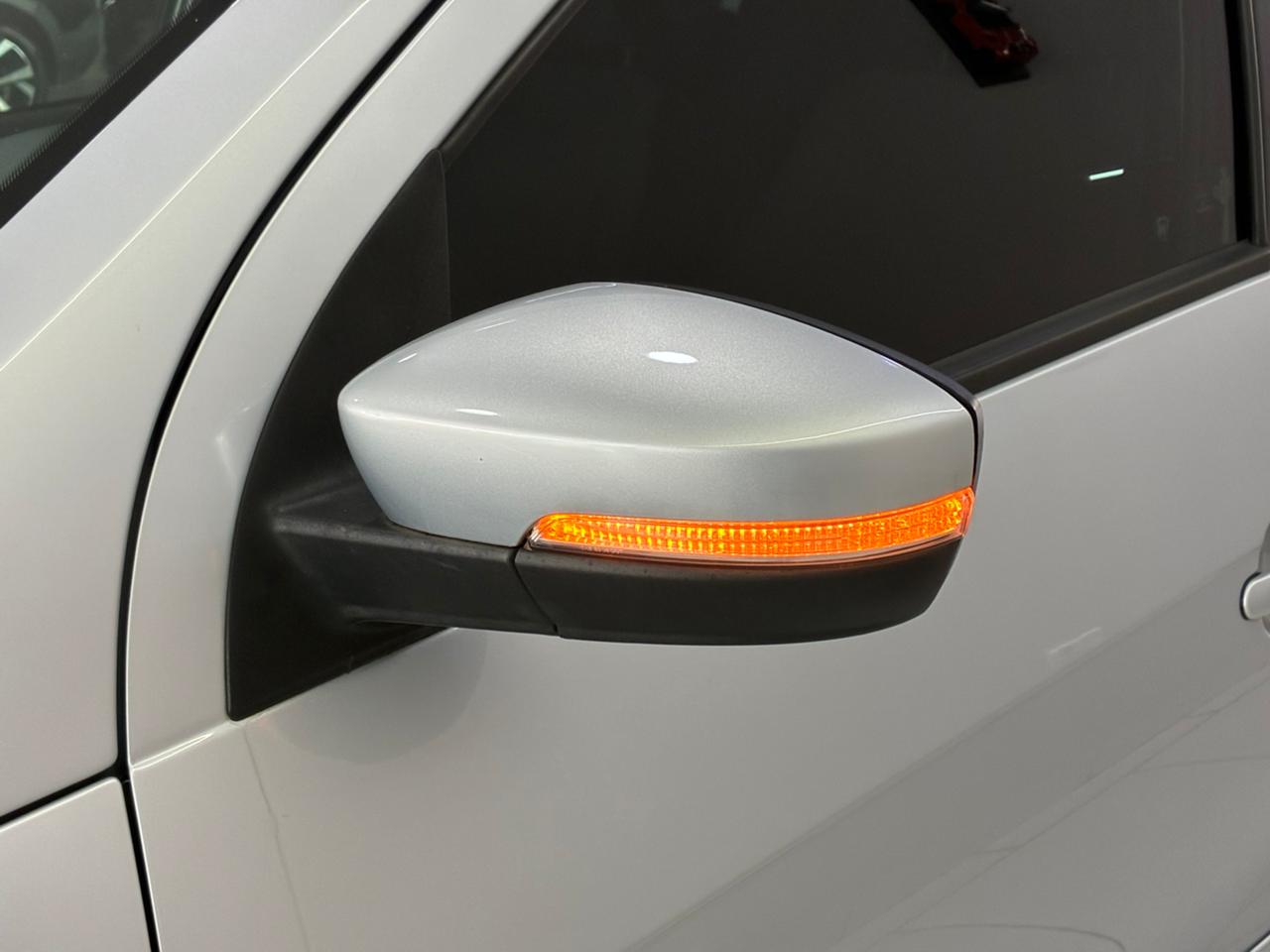 Volkswagen Voyage - Imagem 6