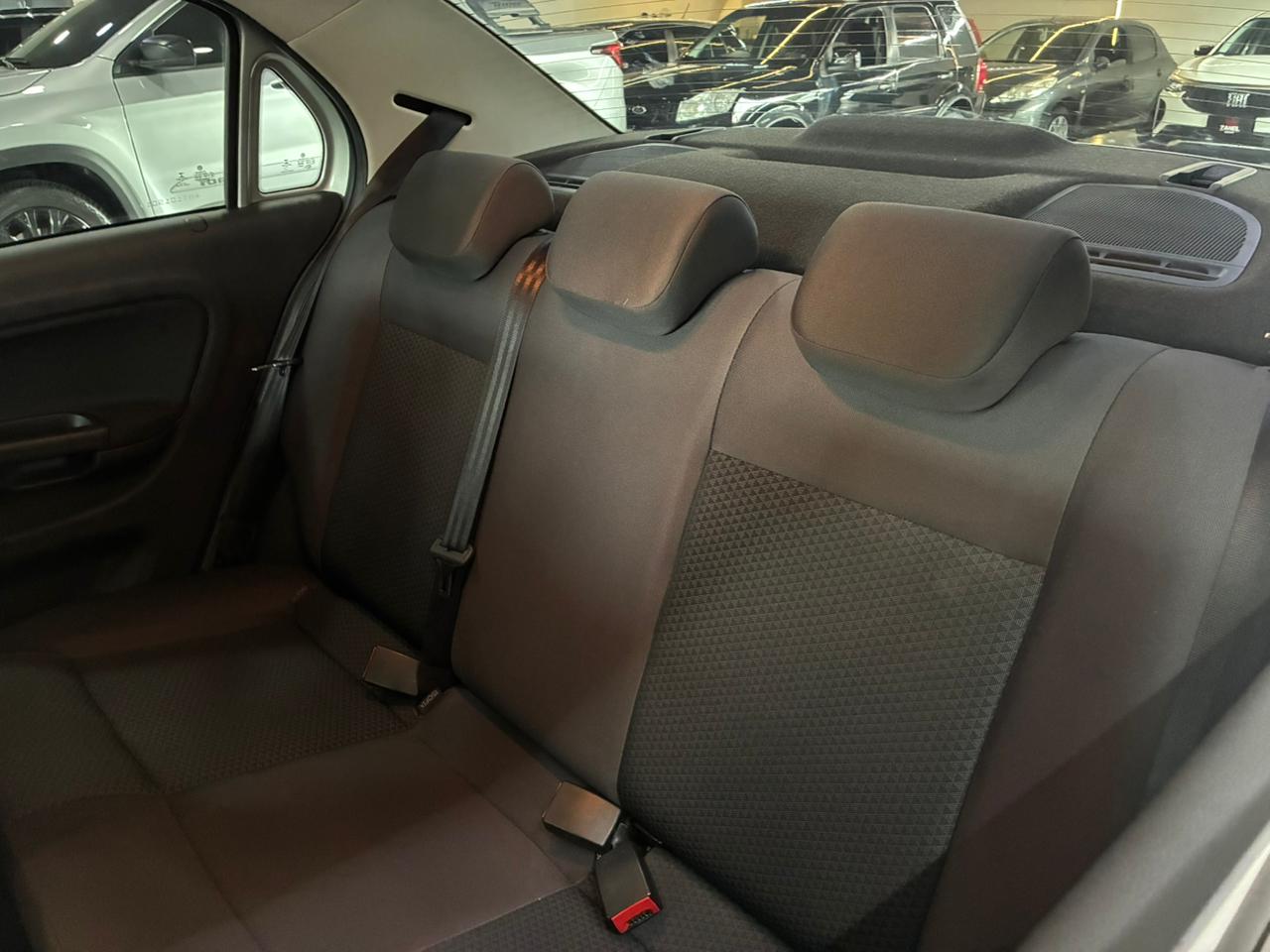 Volkswagen Voyage - Imagem 10