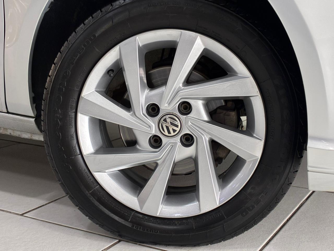 Volkswagen Voyage - Imagem 8