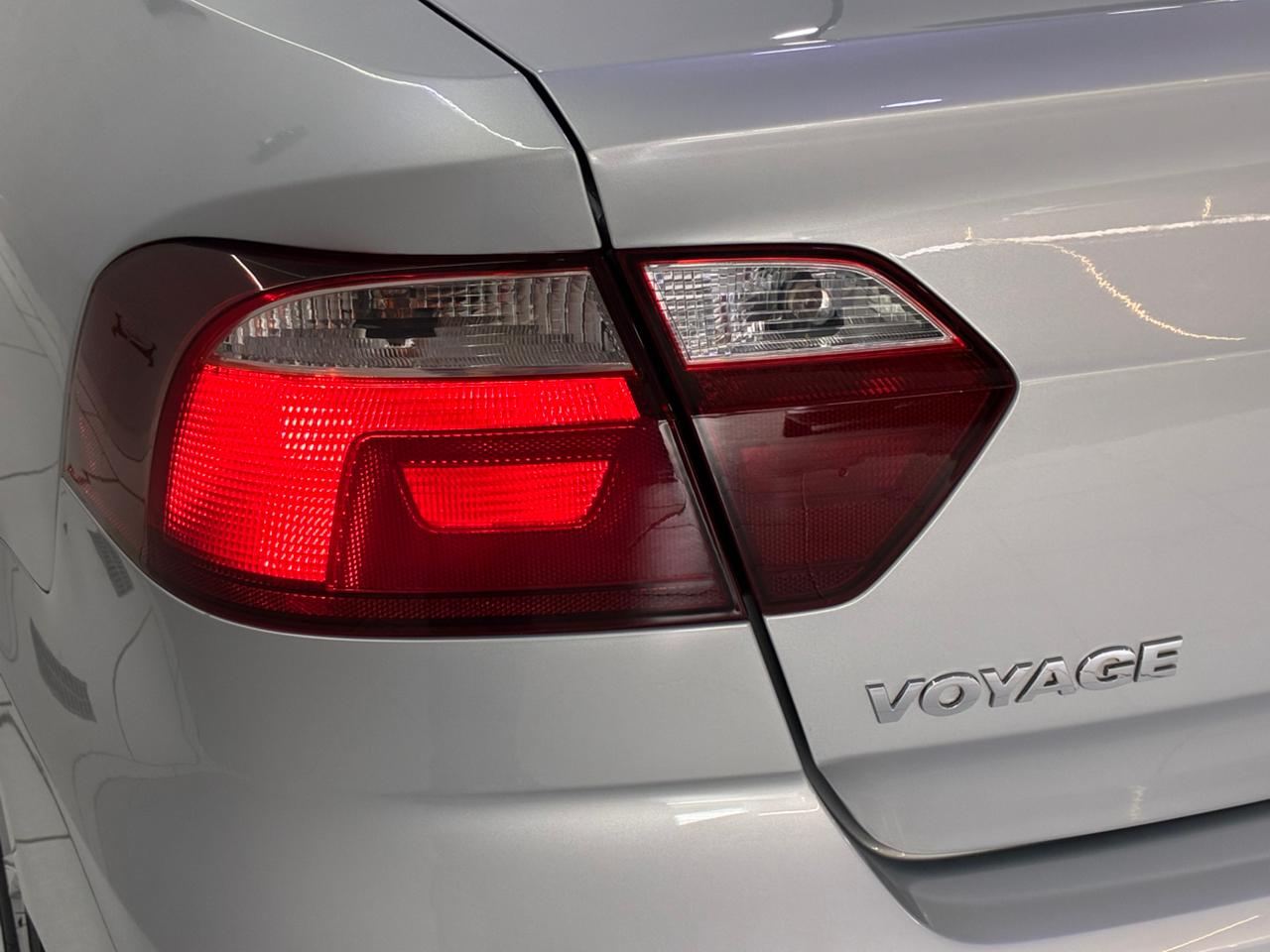 Volkswagen Voyage - Imagem 5