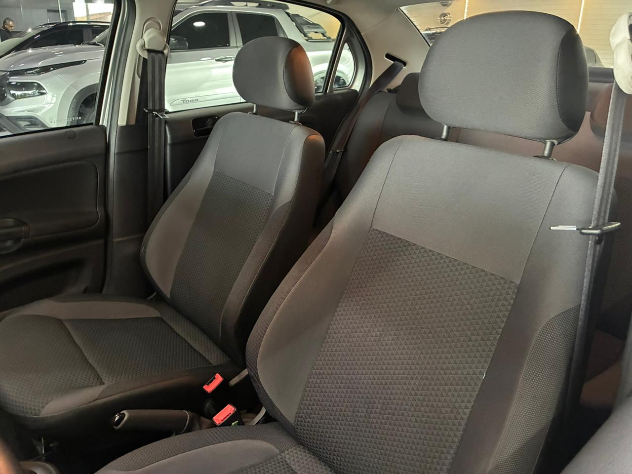 Volkswagen Voyage - Imagem 11