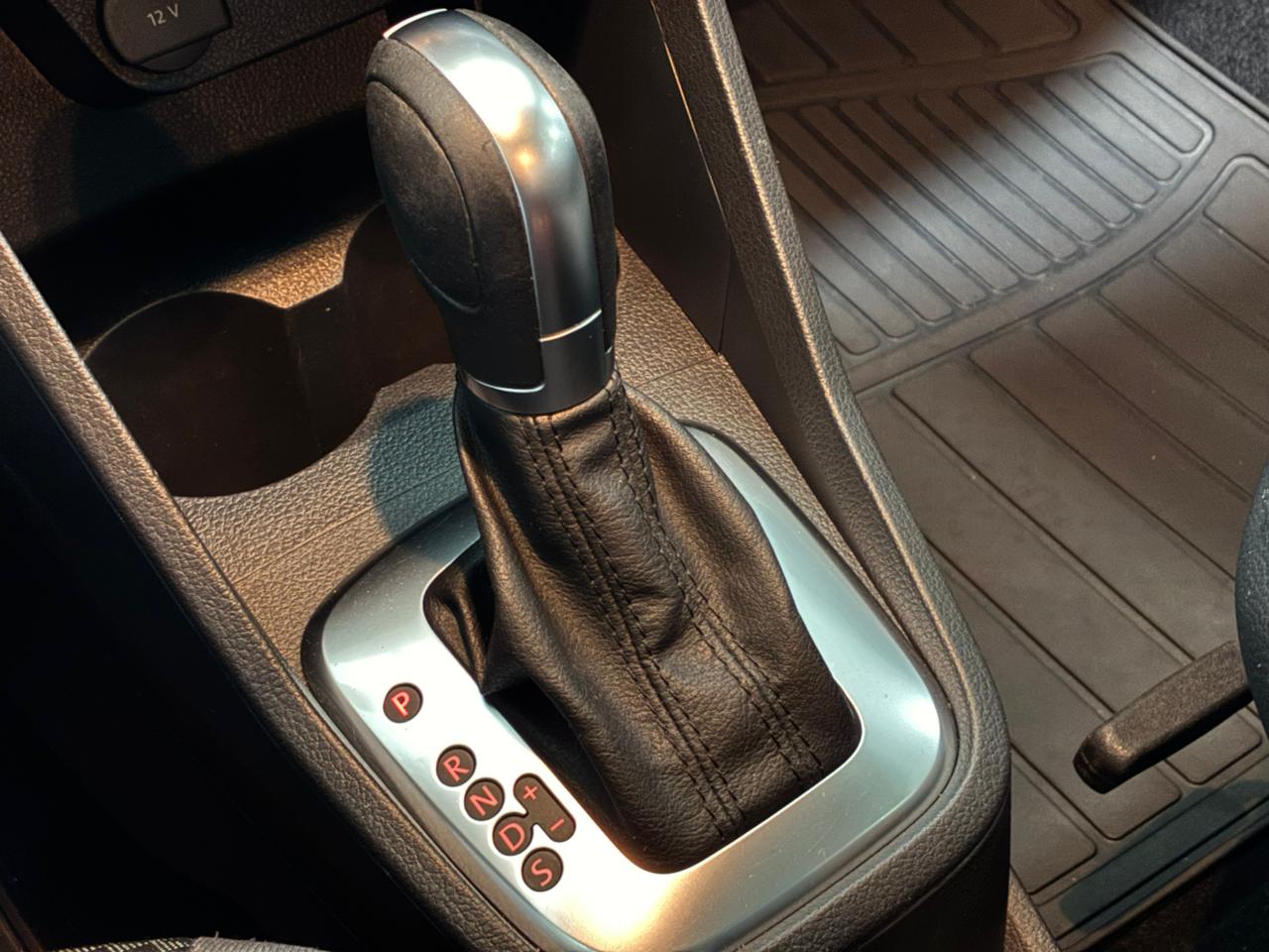 Volkswagen Voyage - Imagem 20