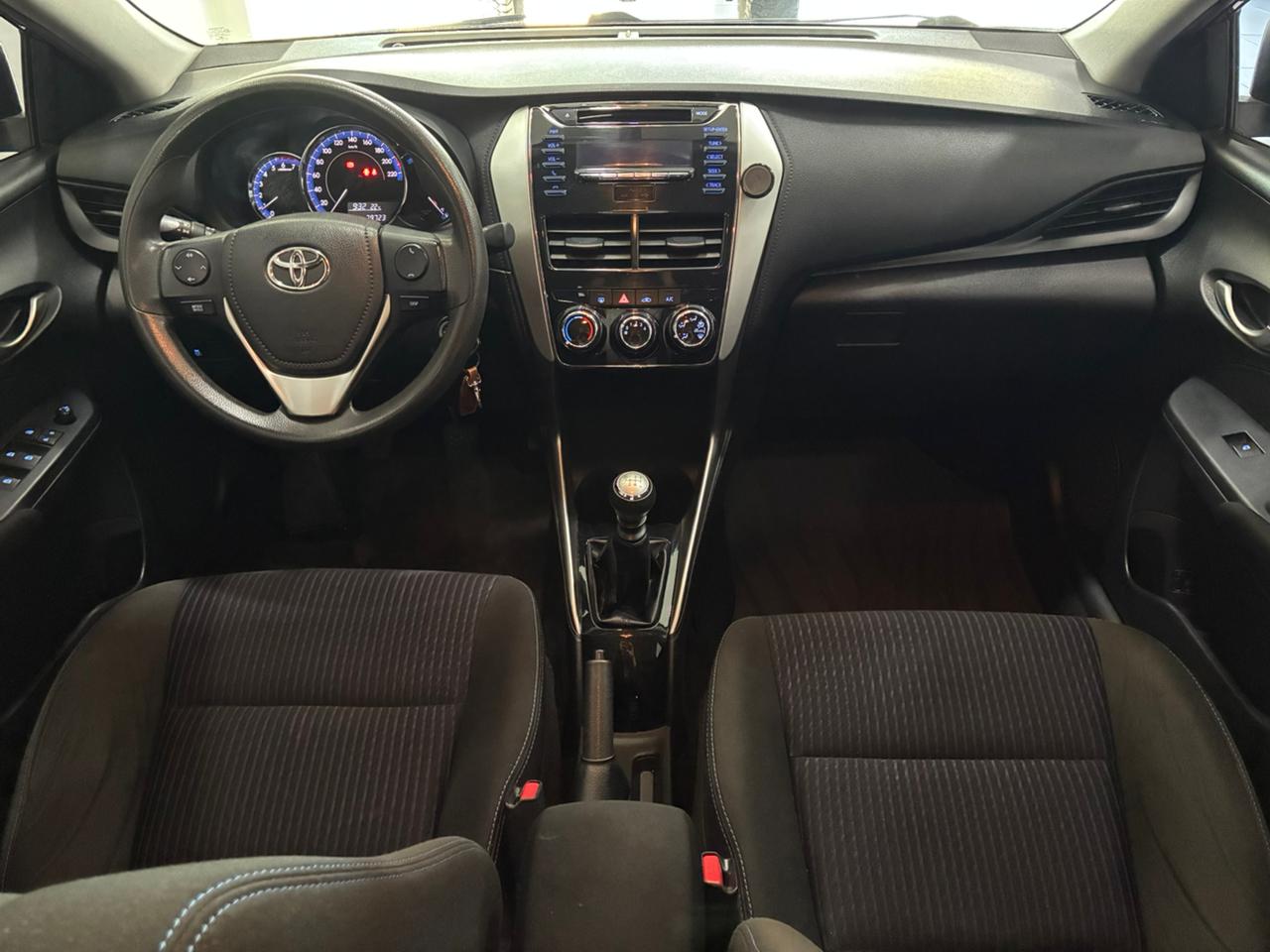 Toyota Yaris sedan - Imagem 5