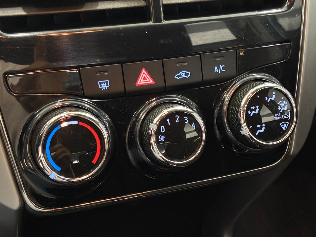 Toyota Yaris sedan - Imagem 10