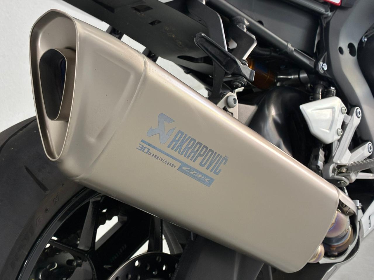 Honda CBR 1000RR-R  - Imagem 10