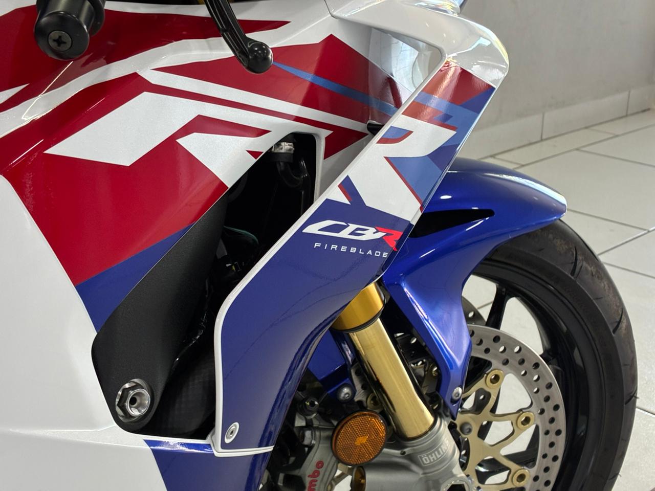 Honda CBR 1000RR-R  - Imagem 8