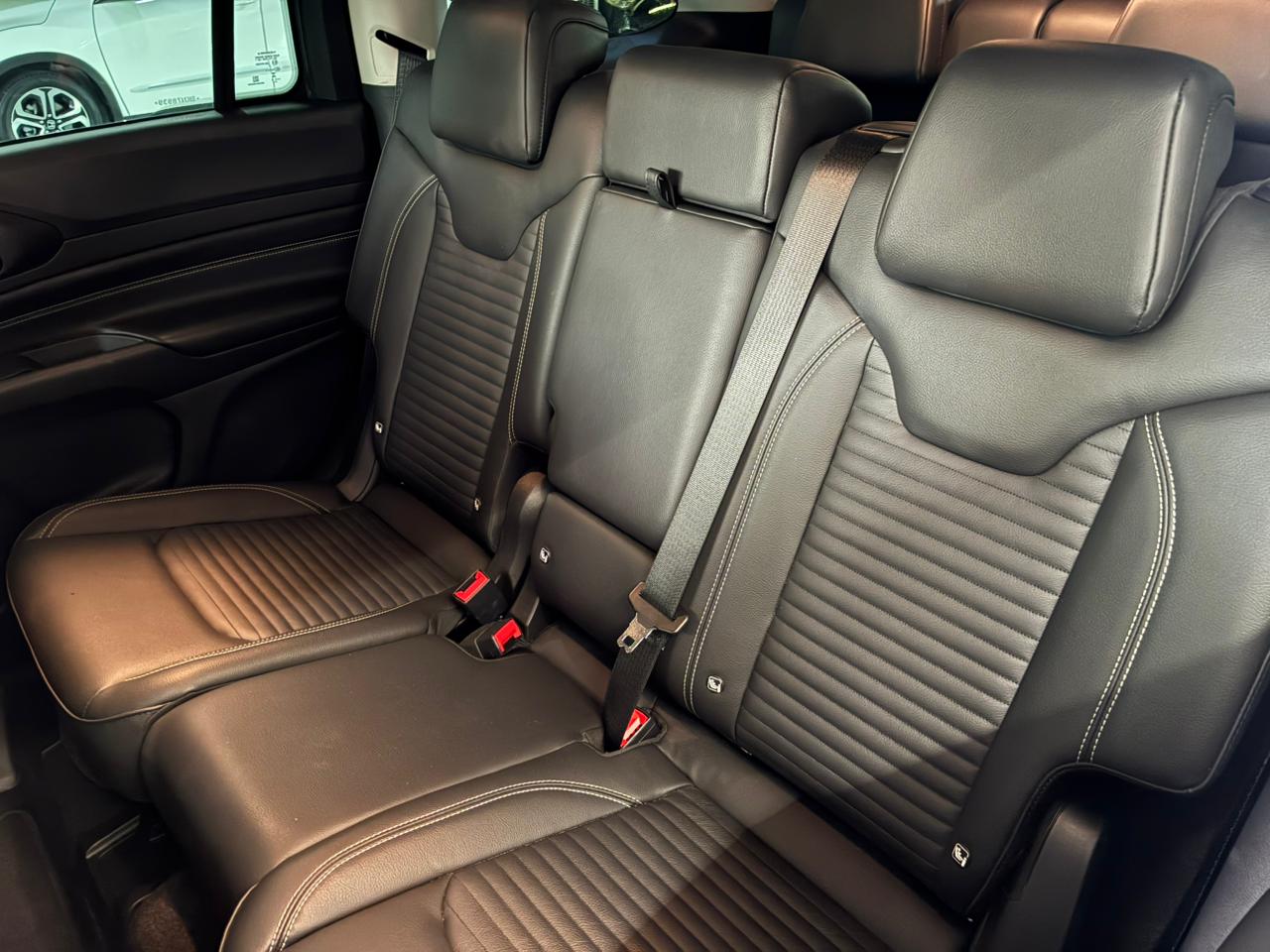 Jeep Commander - Imagem 23